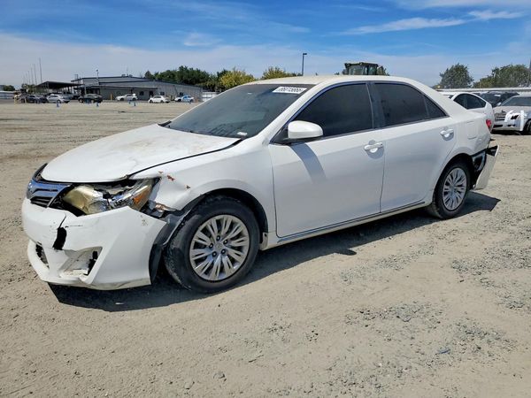 2012 TOYOTA CAMRY — Front 3/4