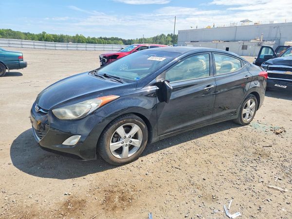 2013 HYUNDAI ELANTRA