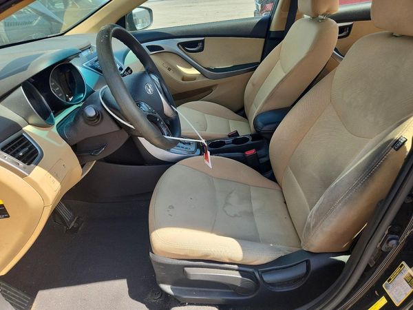 2013 HYUNDAI ELANTRA