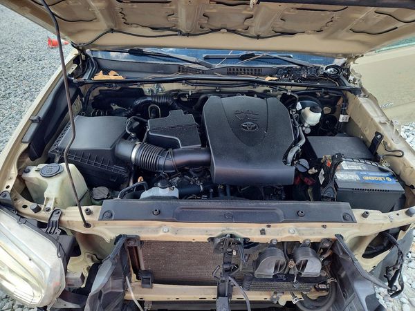 2019 TOYOTA TACOMA SR5 — Engine bay