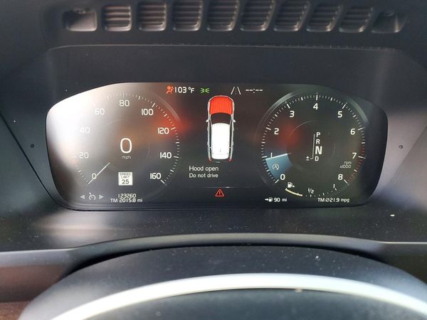 2016 VOLVO XC90 SV42 Momentum