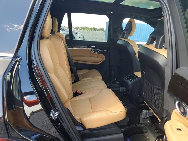 2016 VOLVO XC90 SV42 Momentum