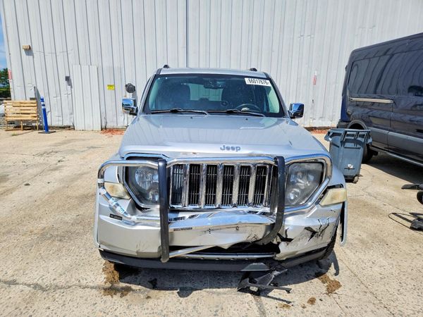 2012 JEEP LIBERTY Jet