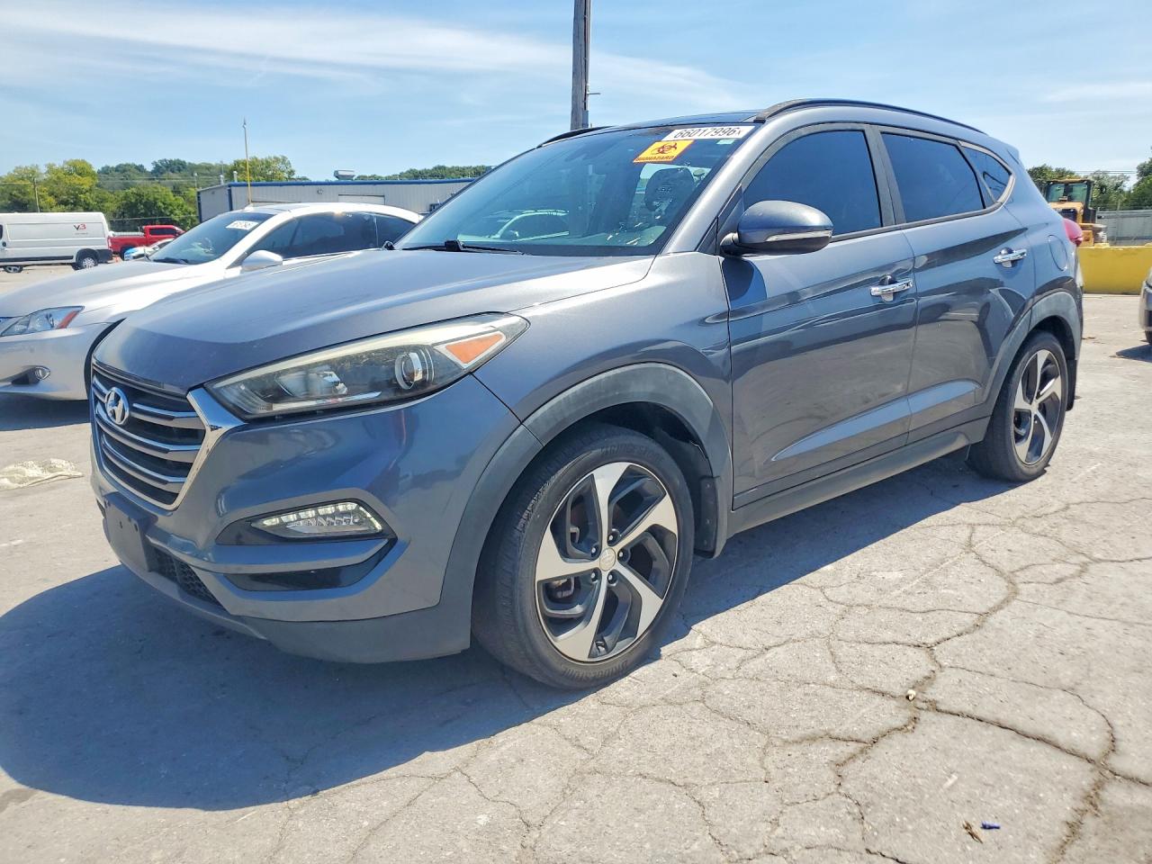 2016 HYUNDAI TUCSON — Front 3/4