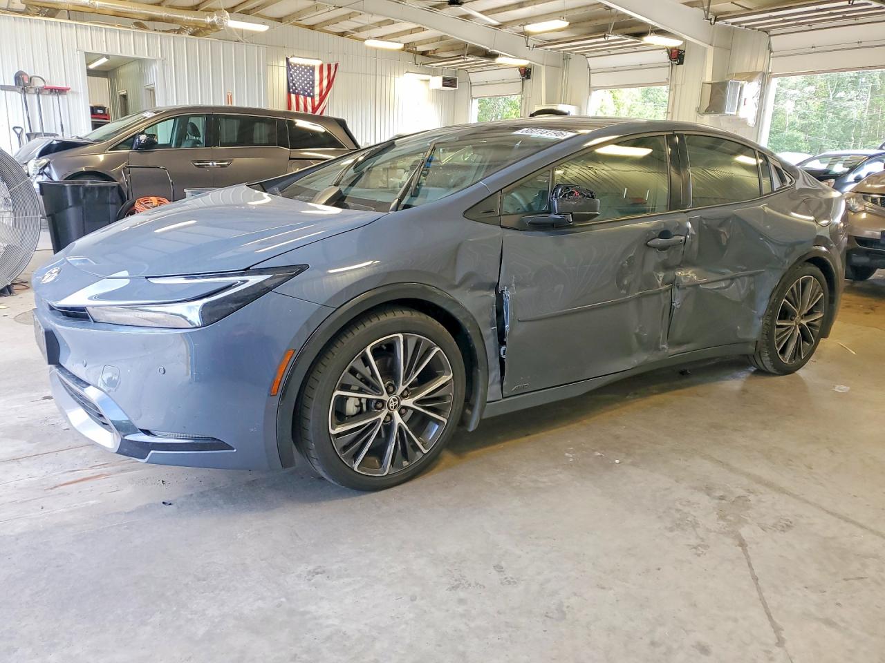 2025 TOYOTA PRIUS