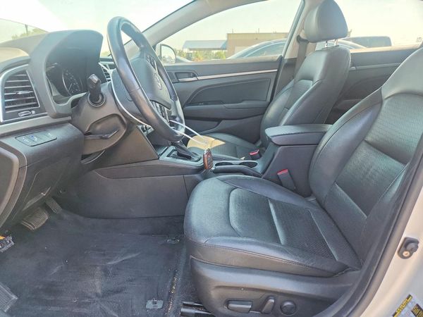 2017 HYUNDAI ELANTRA — DENT