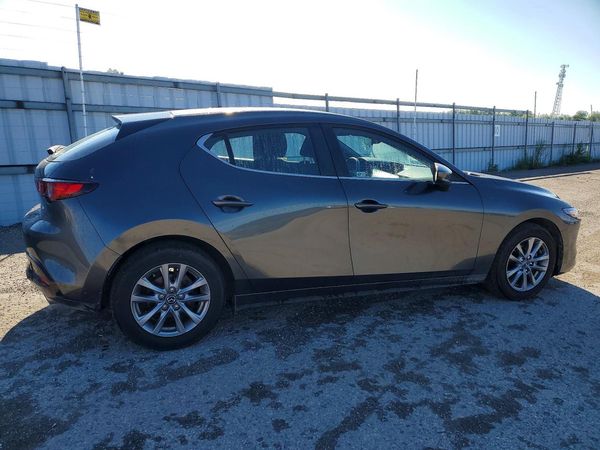 2022 MAZDA 3 Select Package