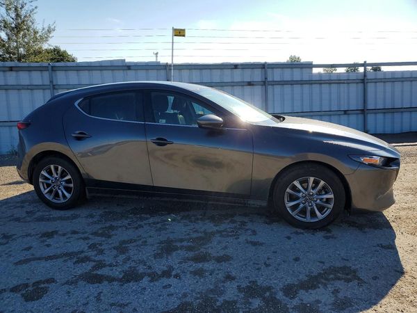 2022 MAZDA 3 Select Package