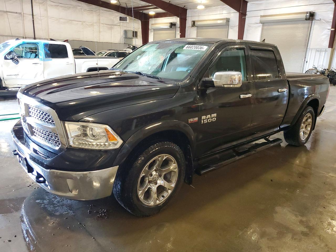 2016 RAM 1500 LARAMIE CREW CAB 4X4