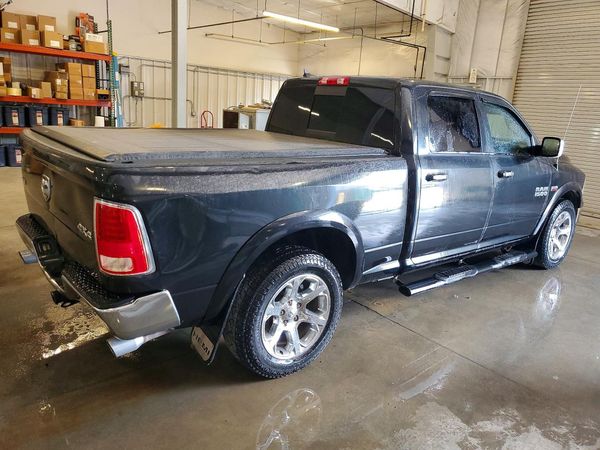 2016 RAM 1500 LARAMIE CREW CAB 4X4