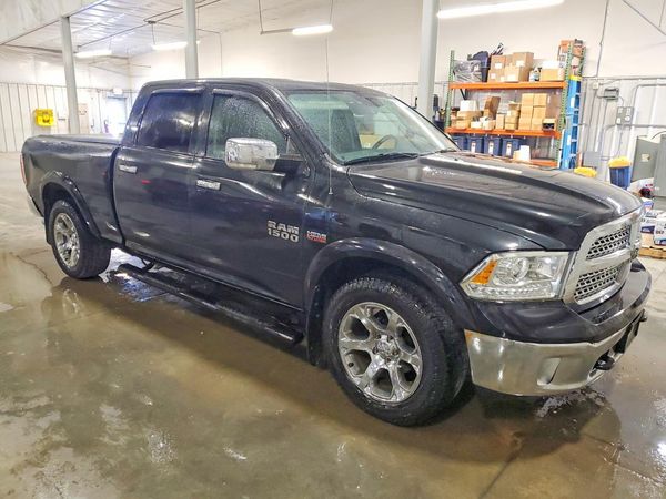 2016 RAM 1500 LARAMIE CREW CAB 4X4