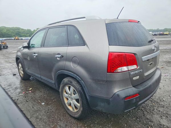 2013 KIA SORENTO Base / LX
