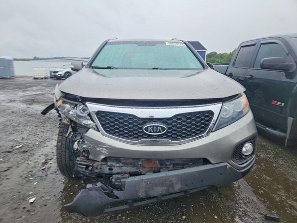 2013 KIA SORENTO Base / LX
