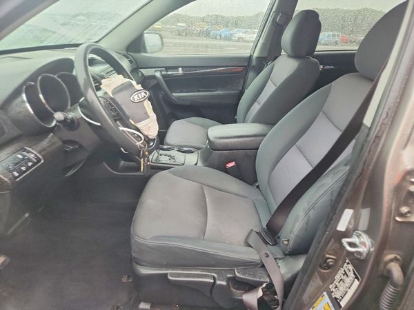 2013 KIA SORENTO Base / LX