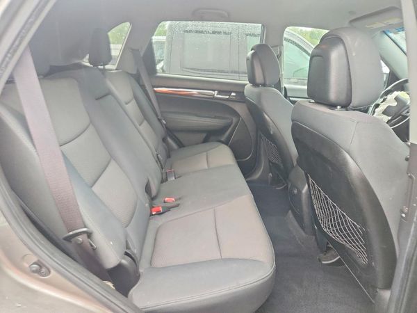 2013 KIA SORENTO Base / LX