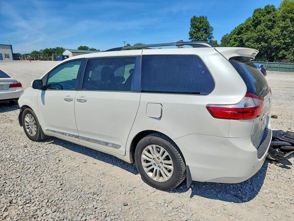 2016 TOYOTA SIENNA
