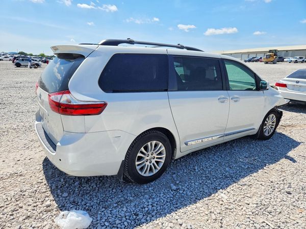 2016 TOYOTA SIENNA