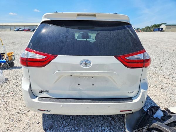 2016 TOYOTA SIENNA