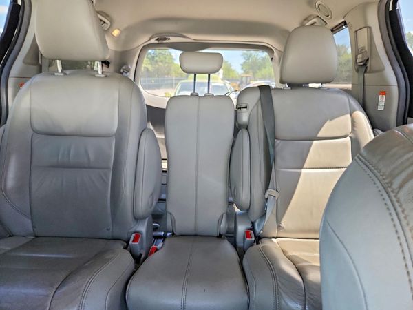 2016 TOYOTA SIENNA