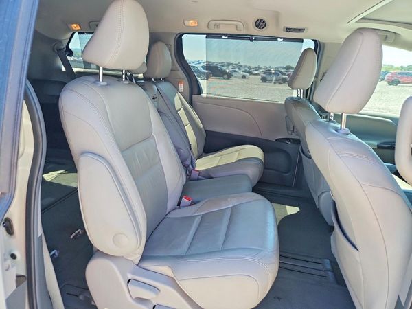 2016 TOYOTA SIENNA