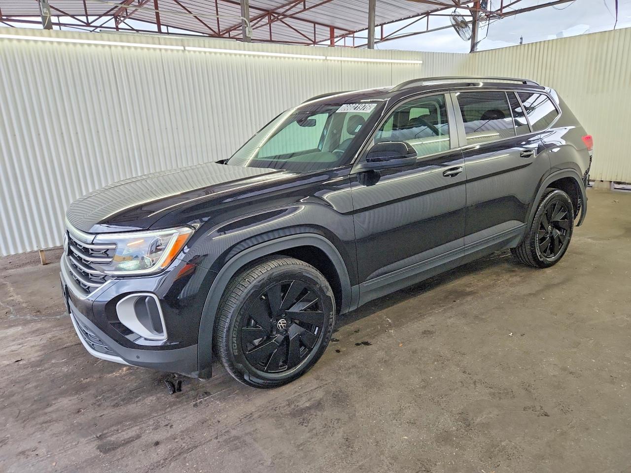 2025 VOLKSWAGEN ATLAS 4Motion SE — Front 3/4