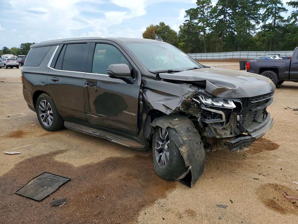 2021 CHEVROLET TAHOE LT — Passenger 3/4