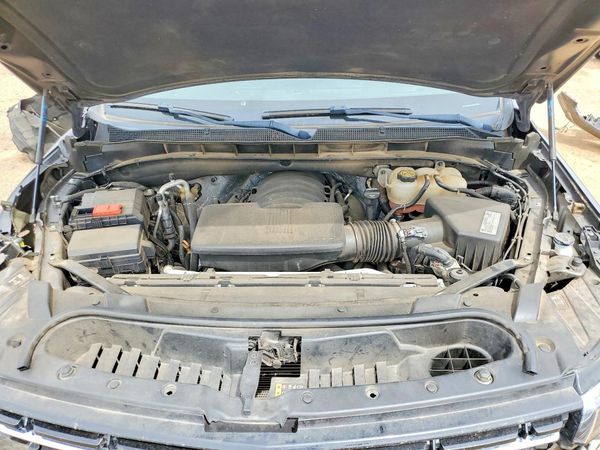 2021 CHEVROLET TAHOE LT — Engine bay