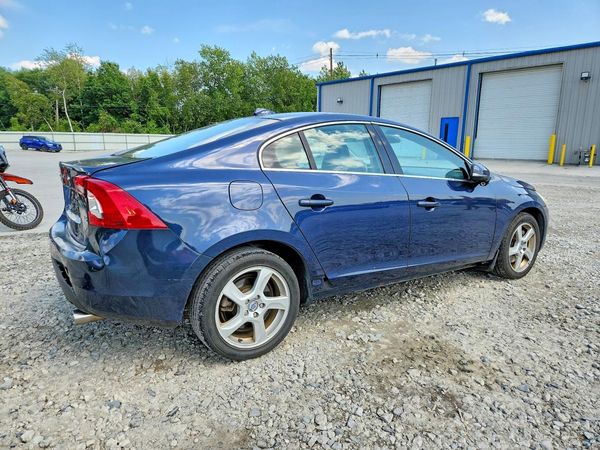 2012 VOLVO S60