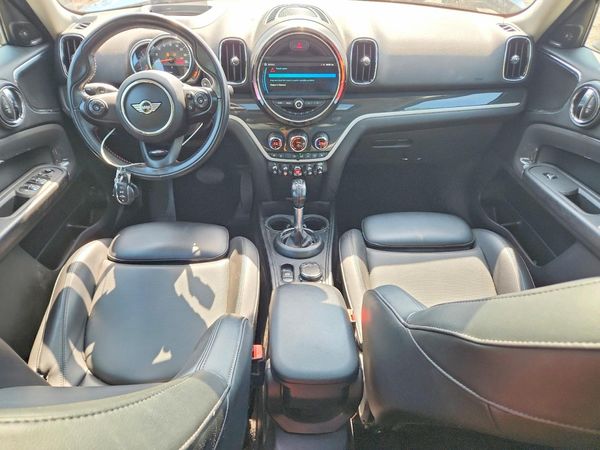 2018 MINI COOPER