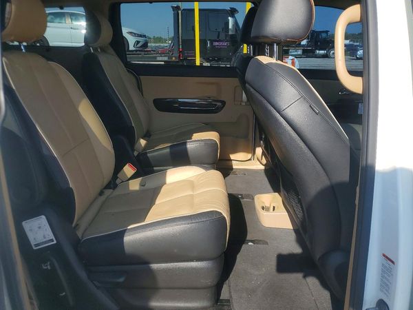 2016 KIA SEDONA