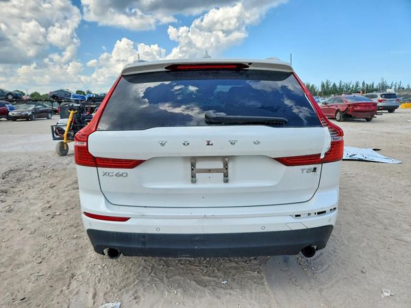2021 VOLVO XC60 Momentum — DIRR