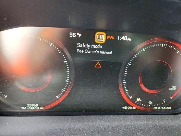 2021 VOLVO XC60 Momentum — ODOM