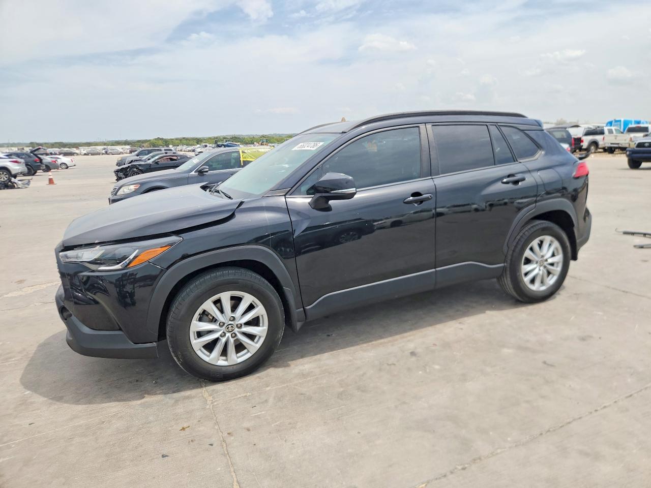 2023 TOYOTA COROLLA CROSS LE