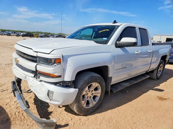 2019 CHEVROLET SILVERADO LT — Front 3/4
