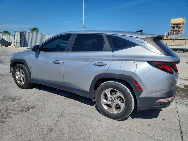 2022 HYUNDAI TUCSON SE