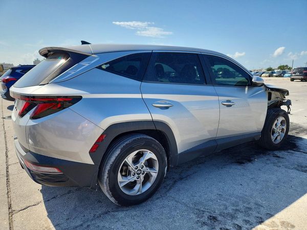 2022 HYUNDAI TUCSON SE