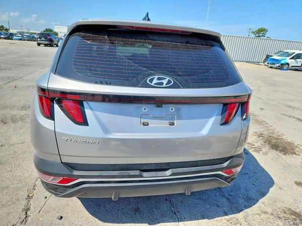 2022 HYUNDAI TUCSON SE