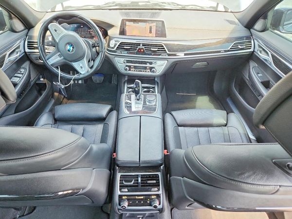2020 BMW 740