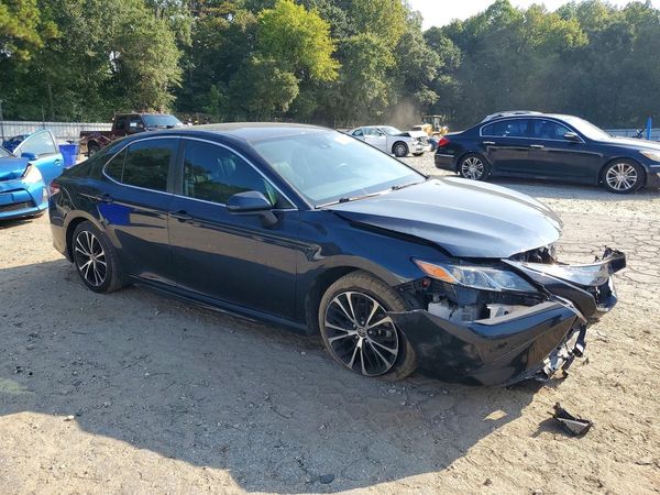 2020 TOYOTA CAMRY SE — Passenger 3/4