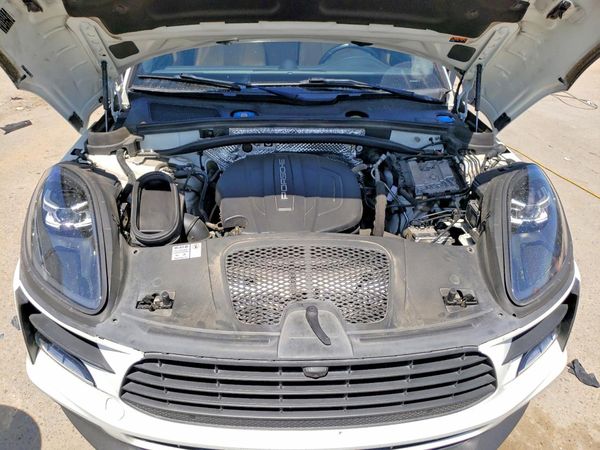 2021 PORSCHE MACAN Base