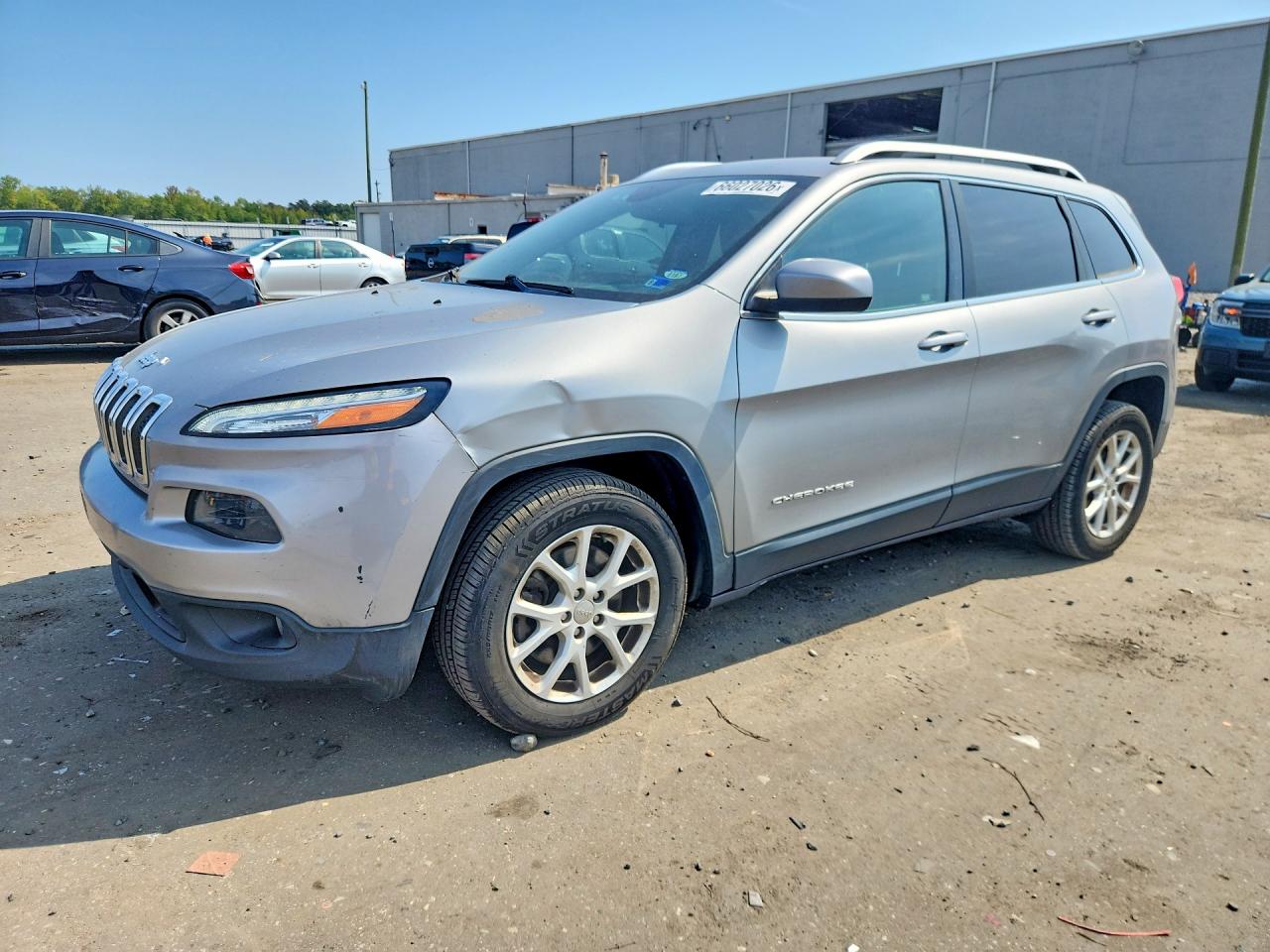 2016 JEEP CHEROKEE — Front 3/4