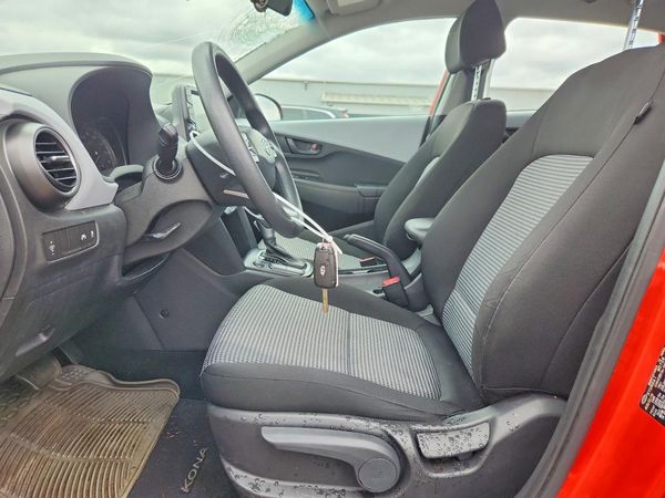 2020 HYUNDAI KONA SE