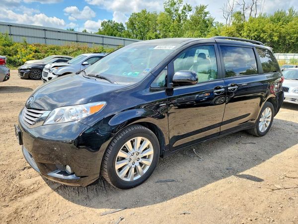 2017 TOYOTA SIENNA