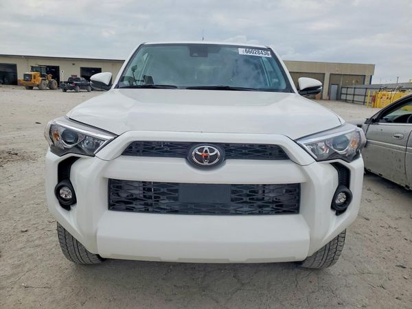 2023 TOYOTA 4RUNNER SR5 Prem