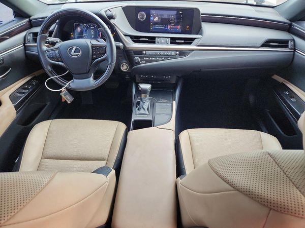 2020 LEXUS ES