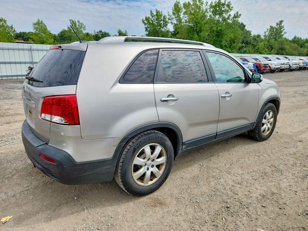 2013 KIA SORENTO Base / LX
