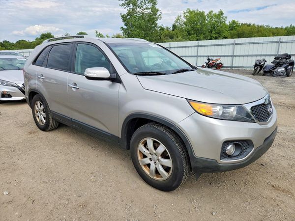 2013 KIA SORENTO Base / LX