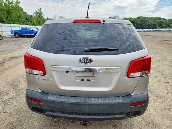 2013 KIA SORENTO Base / LX