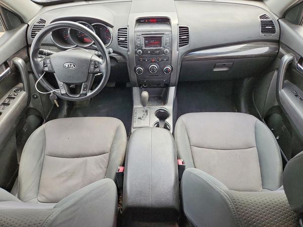 2013 KIA SORENTO Base / LX