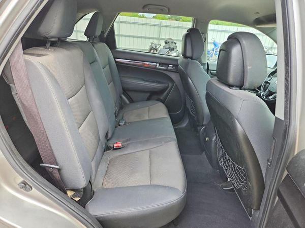 2013 KIA SORENTO Base / LX